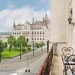 Breathless View Parliament 2 Luxury Suites With Terrace Free Parking Reservation Needed