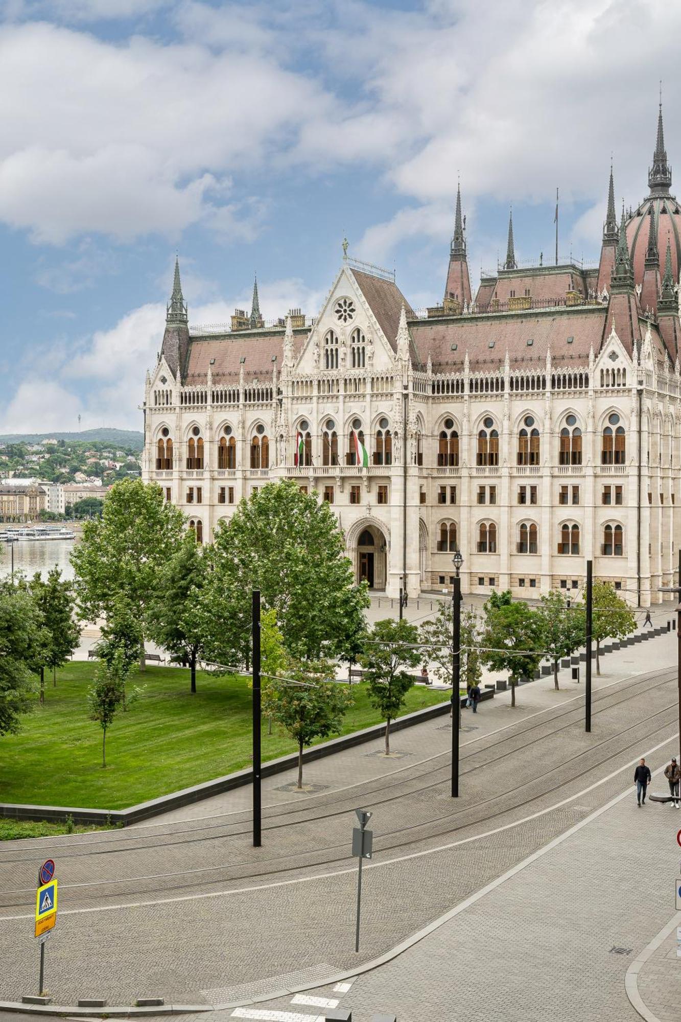 Breathless View Parliament 2 Luxury With Terrace Free Parking Reservation Needed Apartment Budapest